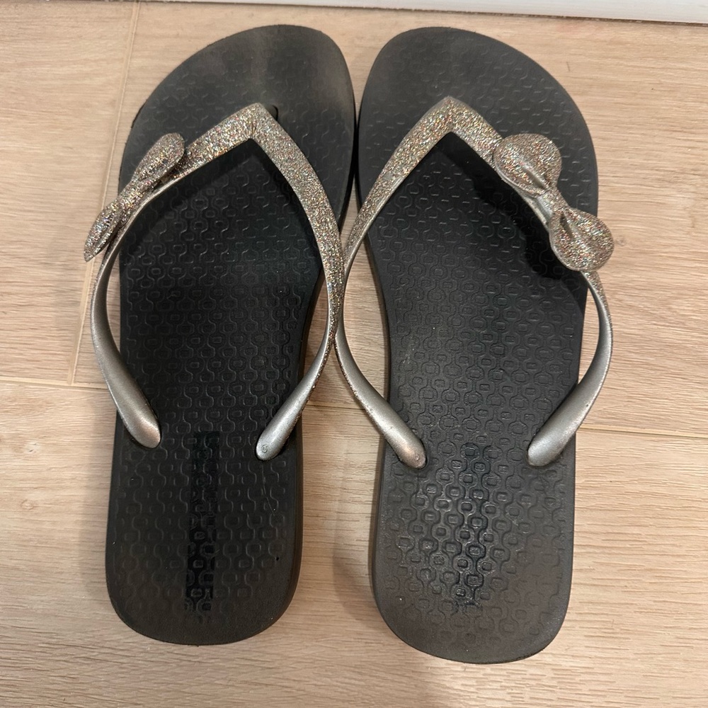 Havaiana glitter bow flip flops Sz 36